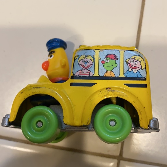 Sesame Street Henson Muppets, 1982 Playskool bus - Picture 3 of 10